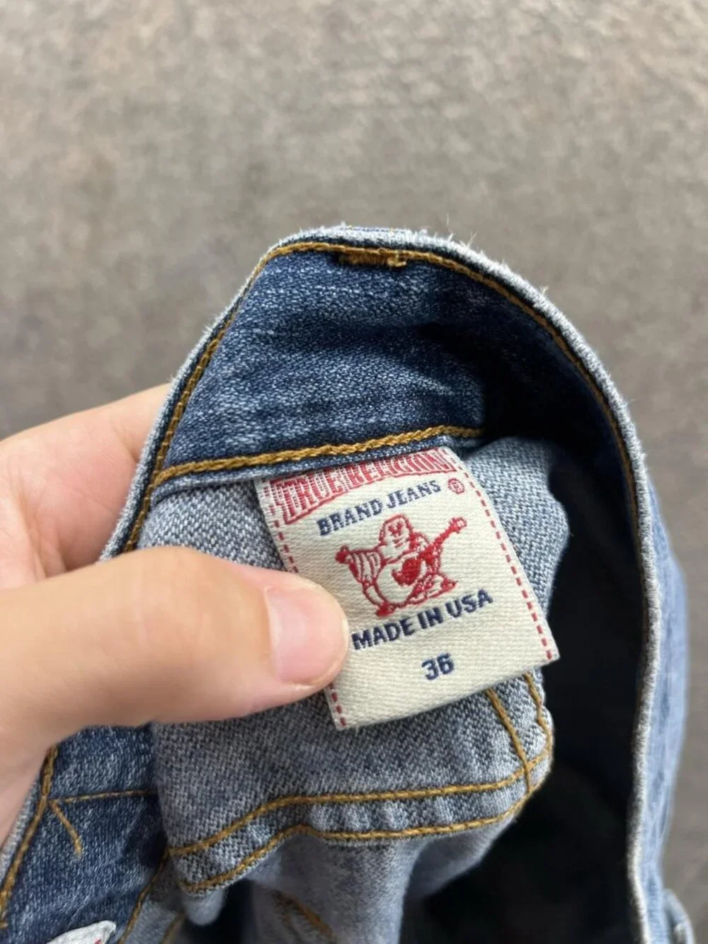 True Religion Jeans Mens 36 Blue Straight Distressed Denim USA Medium Wash Vinny